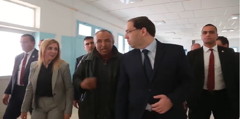 بالفيديو: يوسف الشاهد يزور المستشفى الجامعي الحبيب بورقيبة بمدنين